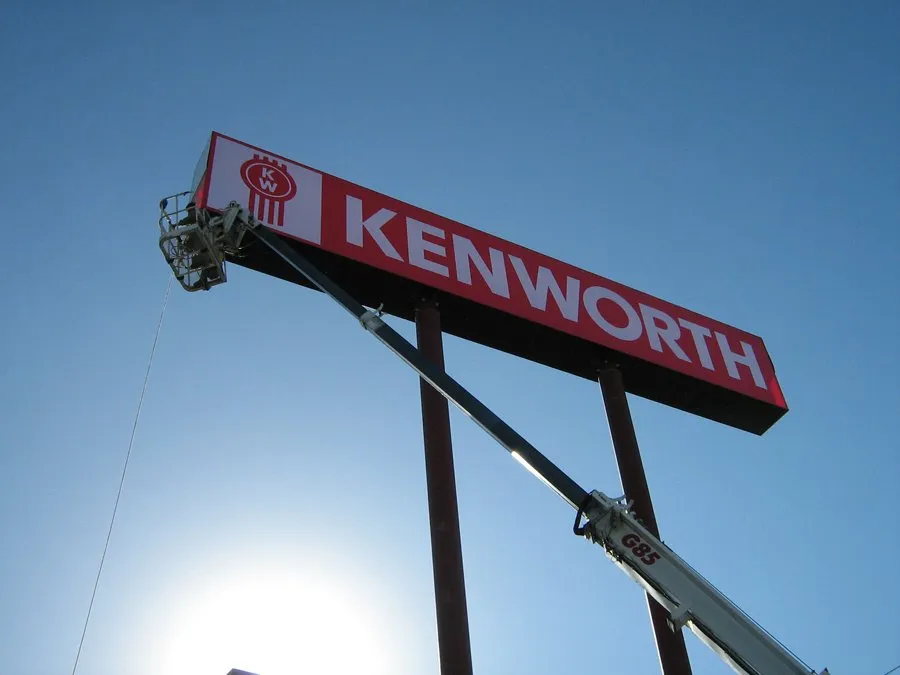 Pylon Signs and Pole Signs 7